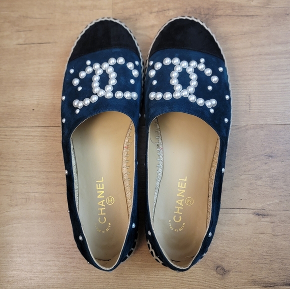 CHANEL Suede Pearl CC Espadrilles - Picture 10 of 16